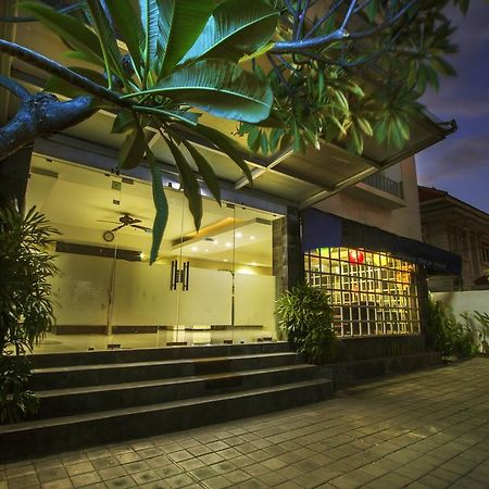 Airport Kuta Hotel And Residences Tuban  Exterior photo